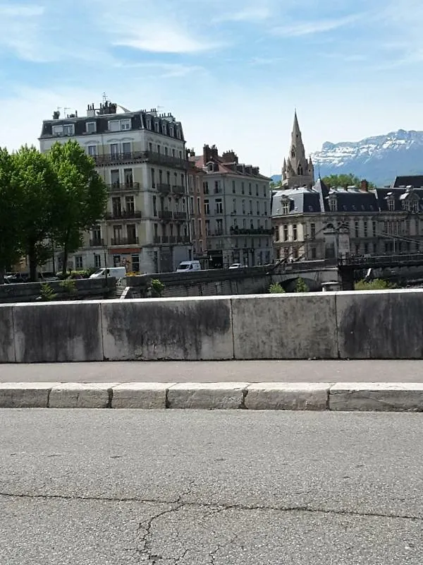 펜션 그르노블 Maison Et Jardin Sur La Quai De L'Isere 빌라